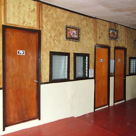 Coron Guapos Guesthouse Экстерьер фото